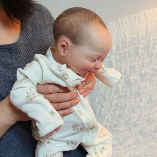 リボーンドール（Reborn doll）